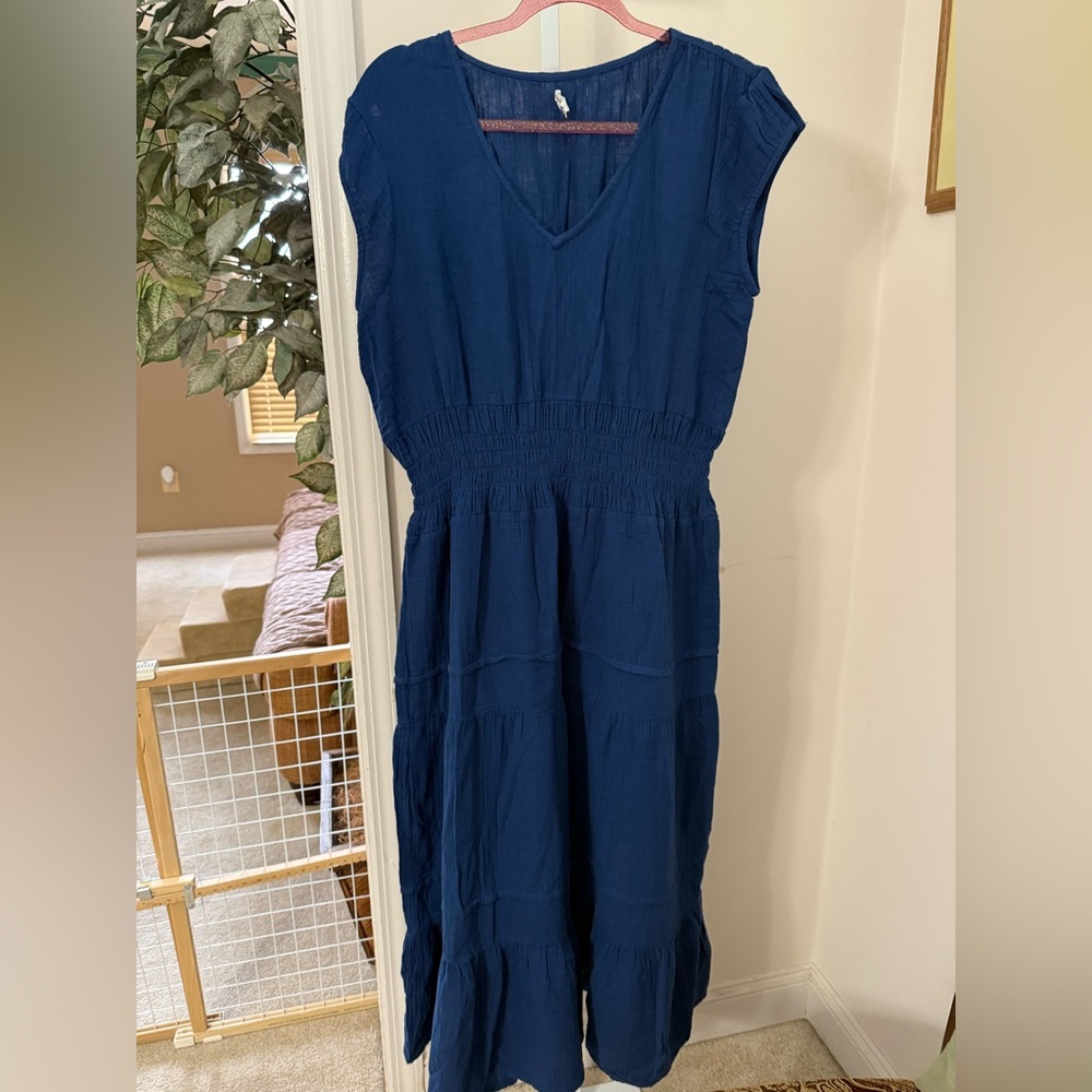 MARJIE NAVY BLUE 100% COTTON SLEEVELESS MAXI DRESS. VERY GOOD PRELOVED . SIZE XL